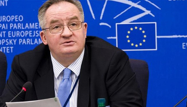 Євродепутат вибачився за затримку безвізу для України