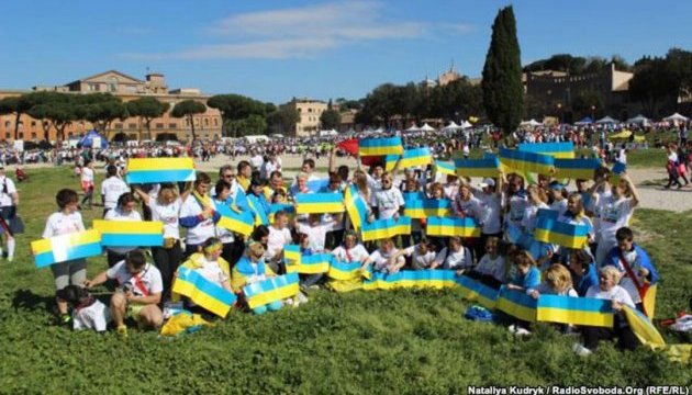 Учасники Римського марафону присвятили пробіг бійцям на Донбасі