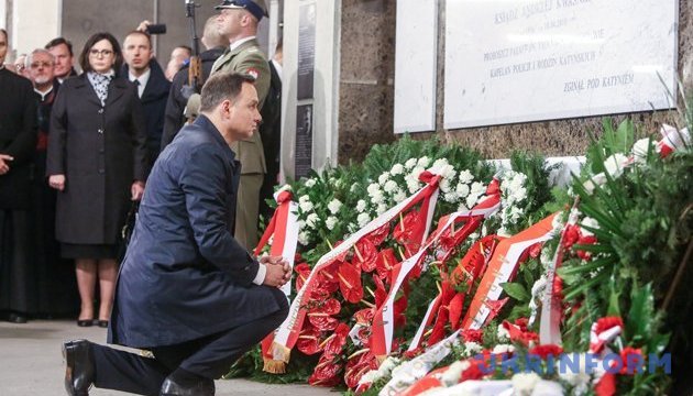 У Варшаві відкрили пам’ятник жертвам Смоленської катастрофи
