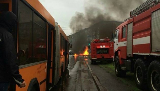 ДТП у Києві: автомобіль повністю згорів