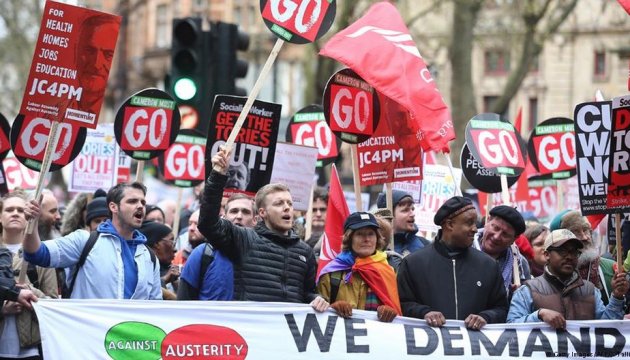 У Лондоні - стотисячні протести проти політики Кемерона