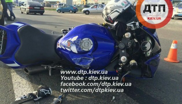 У ДТП в Києві постраждав мотоцикліст