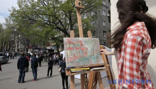 “Día de una calle” en Járkiv reúne a los amantes del arte