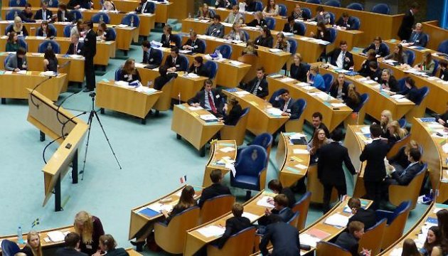 Парламент Нідерландів проголосував проти ініціативи негайно скасувати ратифікацію Угоди про асоціацію