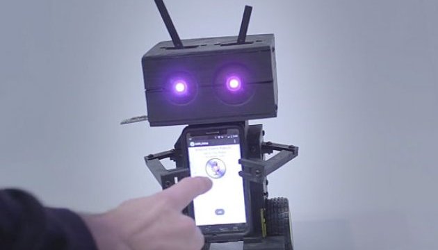 3D-друкований робот WireBeings керується голосом і може виходити в Мережу