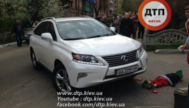 У Києві жінка на Lexus збила чотирьохрічного хлопчика  
