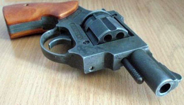 Поліція затримала нелегального зброяра, який збував бойові револьвери