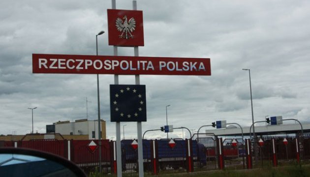 На кордоні з Польщею застрягли 835 авто