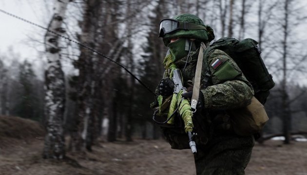 Terroristen schießen auf Armeestellungen im Donbass weiter