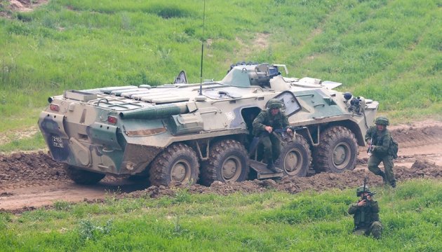 600 Panzer, 100 Flugzeuge, 56 Hubschrauber: Russland baut seine Truppen auf der Krim aus