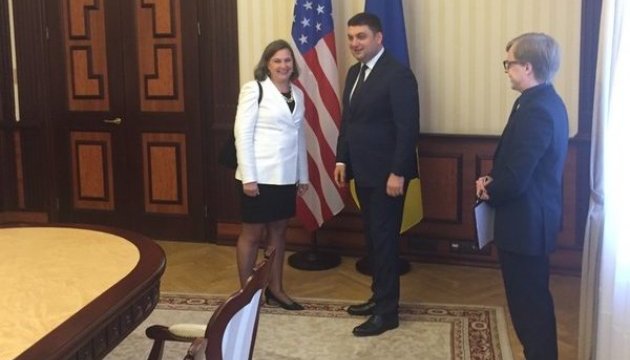 Nuland nombró la condición para que Estados Unidos proporcione la ayuda financiera de turno a Ucrania