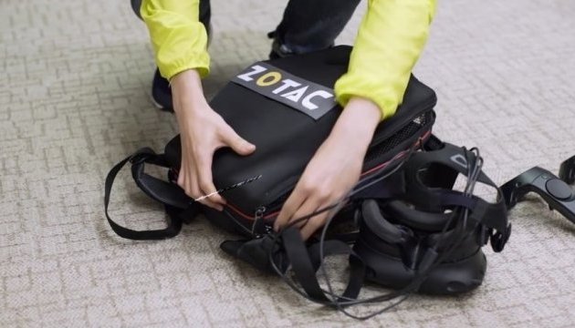 Zotac Mobile VR - рюкзак з вбудованим комп'ютером для користувачів окулярів віртуальної реальності