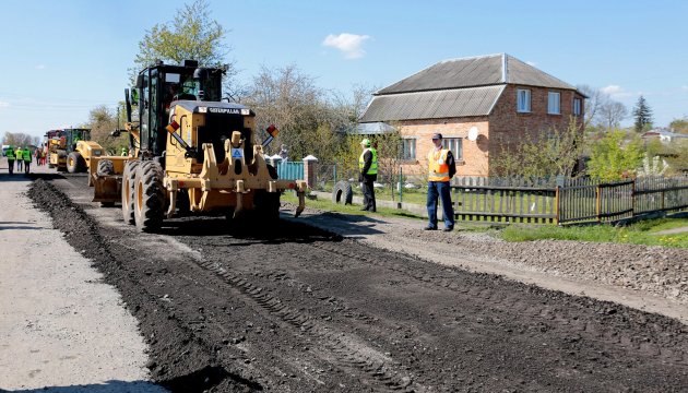 Government to check efficiency of use of funds allocated for road repairs in autumn