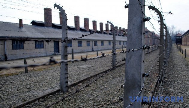Колишній охоронець Освенцима вибачився в суді за свої злочини