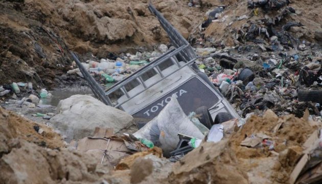 Зсув на сміттєзвалищі: 5 загиблих, 24 особи зникли безвісти