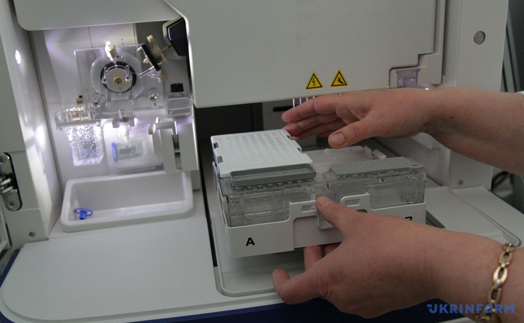 Обладнання ДНК-лабораторії в Дніпропетровському обласному бюро судово-медичної експертизи