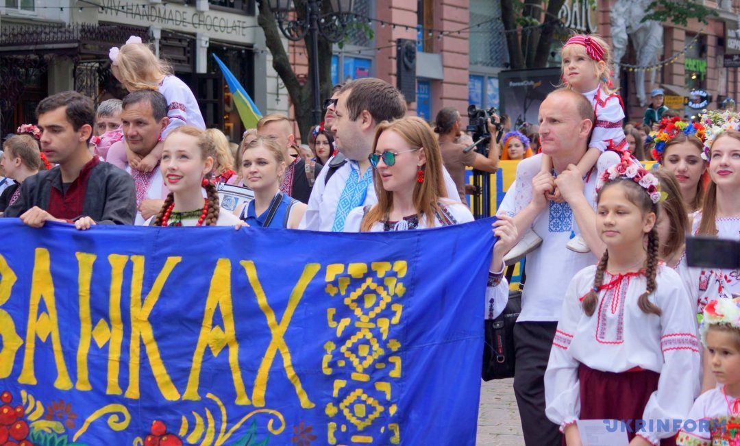 марш в вышиванках в Одессе