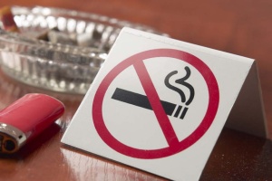 Стандартизована упаковка та медичні попередження на тютюнових виробах