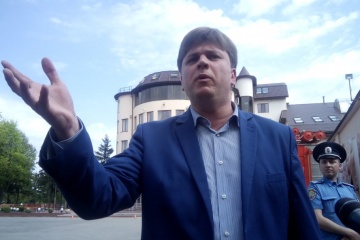 У Харкові депутата ОПЗЖ зігнали з трибуни під крики «чемодан – вокзал – Росія»