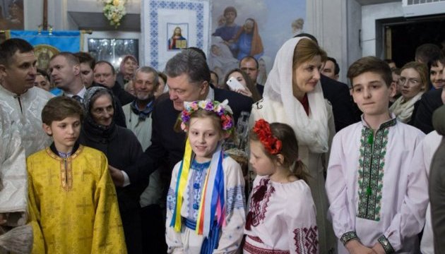 У Великодню ніч Президент з дружиною відвідали храми трьох православних церков