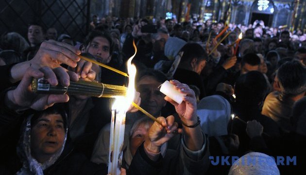 Українцям у Крим за дорученням Президента передали 