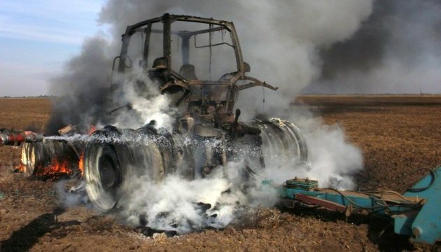 У селі на Донеччині знову підірвався трактор: є загиблий