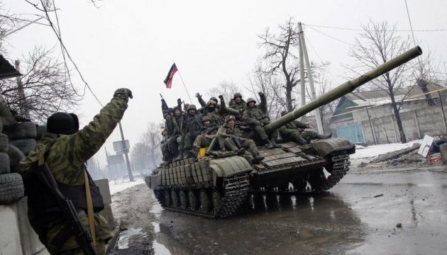 АТО: бойовики із танка обстріляли мирні квартали Красногорівки