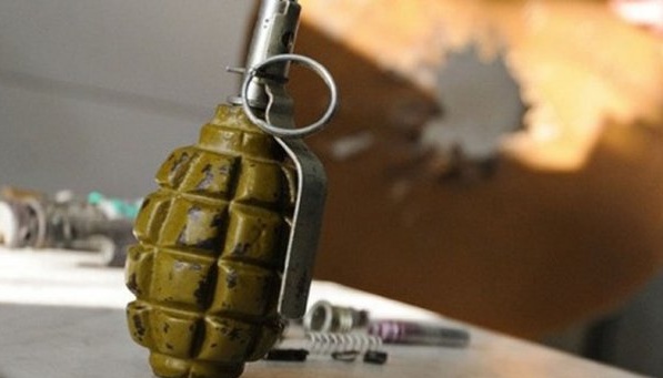 В Києві у двір будинку кинули гранату