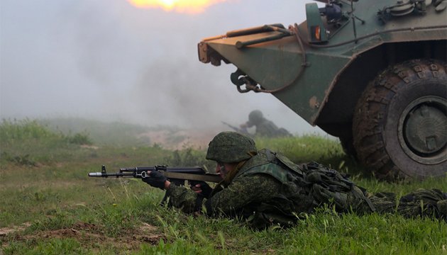 Ostukraine: Terroristen schießen auf Armeestellungen weiter