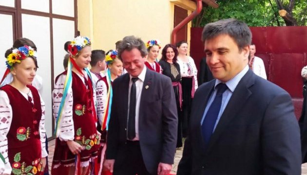 Клімкін відвідав український ліцей в Румунії