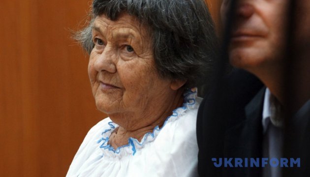 Мамі Савченко дали земельну ділянку в Києві