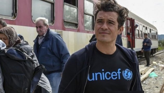 Orlando Bloom asks his fans to help Ukrainian children