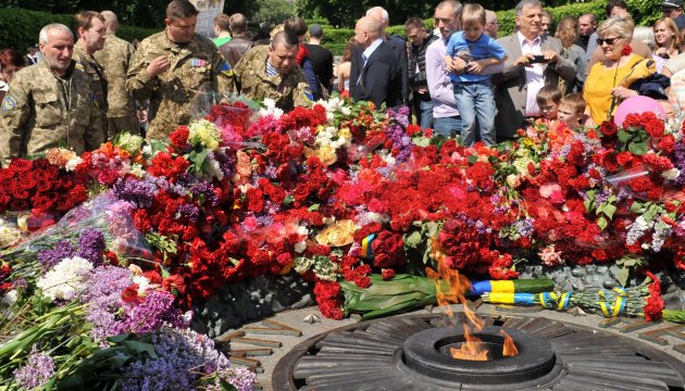 En Francia rindieron homenaje a los ucranianos muertos durante la guerra