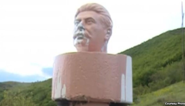 У Грузії пам’ятник Сталіну простояв один день