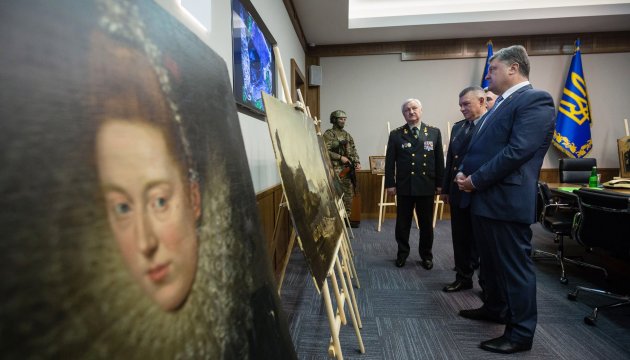 Ukrainian border guards seize paintings stolen from Italian museum in 2015