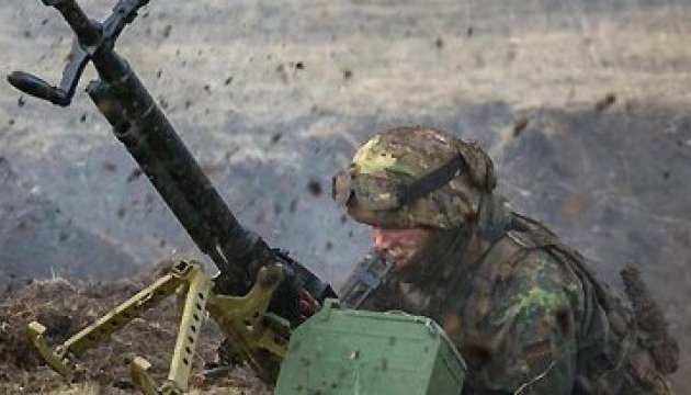 Donbass: Armee meldet 15 Verletzungen der Waffenruhe