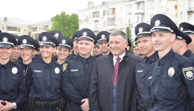 Аваков пообіцяв у травні нову поліцію ще у п’яти містах