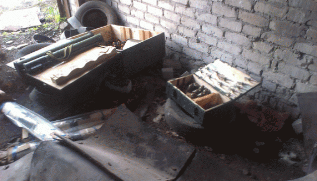 На покинутому заводі в Сєверодонецьку виявили схрон боєприпасів 