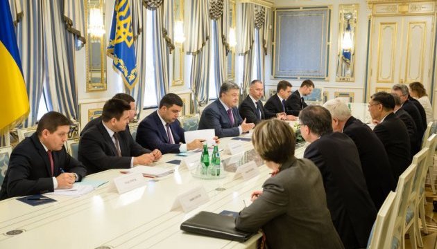 Порошенко закликав G7 продовжити санкції проти Росії