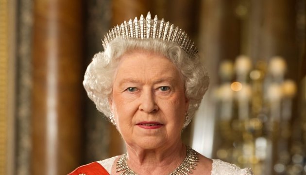 Isabel II dice que el Reino Unido seguirá trabajando en la resolución del conflicto en Ucrania