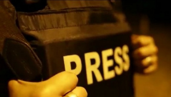 Украинские журналисты получили от ЮНЕСКО еще 100 защитных комплектов