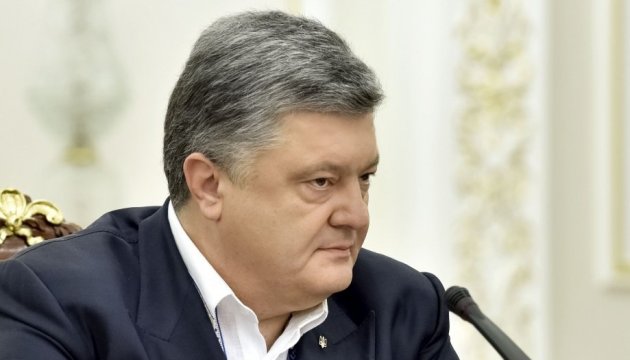 Poroshenko, Ayvazovska discuss results of Contact Group meeting 