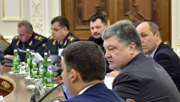 Brennendes Waffenlager in Kalyniwka: Poroschenko beruft Militärkabinett ein