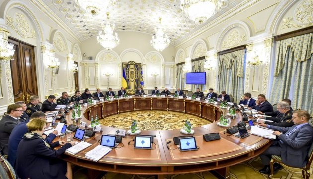 Україна розширить санкційний список росіян і підприємств РФ - Порошенко