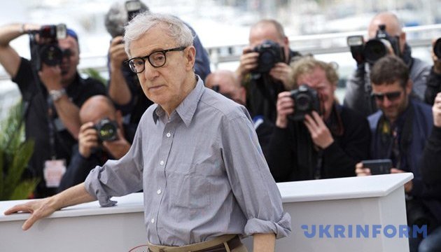 Видавництво Hachette вирішило не друкувати мемуари Вуді Аллена через протести