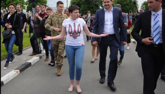 Перші слова Савченко в Україні: Я - на волі!