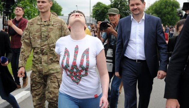 Савченко вибачилася перед загиблими за те, що «ще жива»
