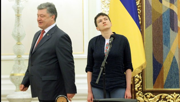 President awards Gold Star of Hero of Ukraine to Nadiya Savchenko