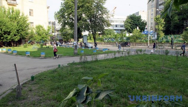 Статус скверу в Києві отримали ще 16 ділянок