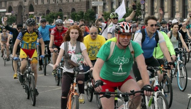 Велогонки в Києві: рекордна кількість учасників і спортсмени-зірки